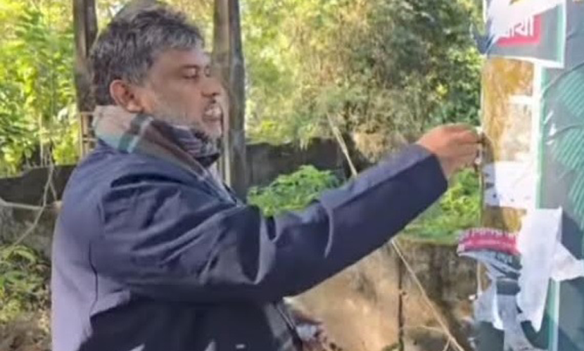 নিজের পোস্টার নিজেই অপসারণ করলেন শিশির মনির