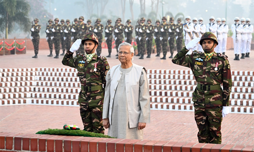 বীর শহিদদের প্রতি শ্রদ্ধা জানালেন রাষ্ট্রপতি ও প্রধান উপদেষ্টা