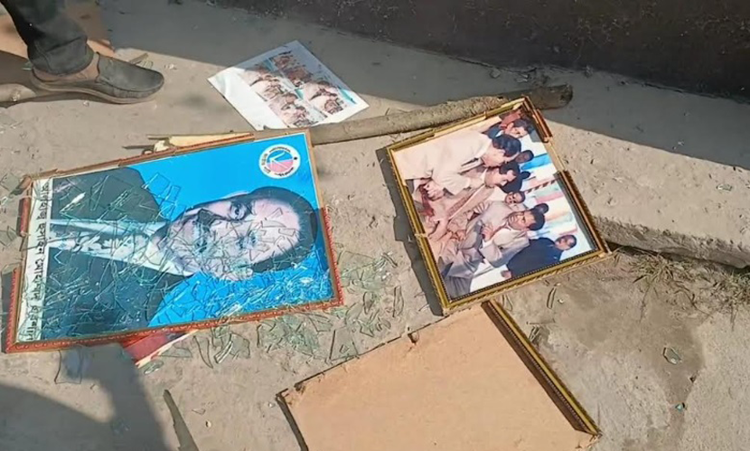 নওগাঁয় জাতীয় পার্টির অফিস ভাংচুর করল ছাত্র-জনতা