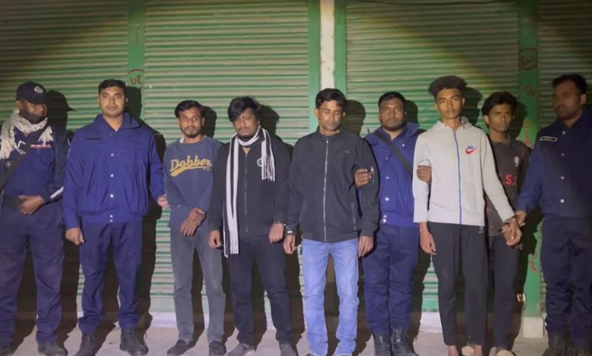 কুষ্টিয়ায় যৌথবাহিনীর অভিযানে আটক ৫