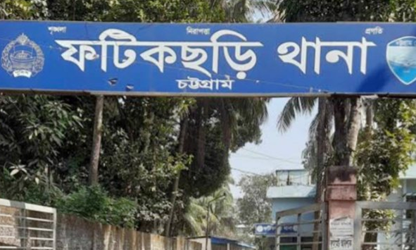 দেয়াল লিখনের সময় যুবলীগের ৩ নেতাকর্মীকে ধরে পুলিশে সোপর্দ্দ