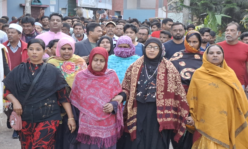 হাদির ওপর হামলার প্রতিবাদে হিলিতে বিএনপি’র বিক্ষোভ মিছিল