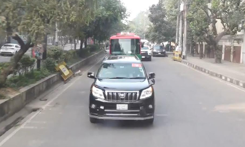 বাবার কবর জিয়ারতের উদ্দেশে রওনা দিয়েছেন তারেক রহমান