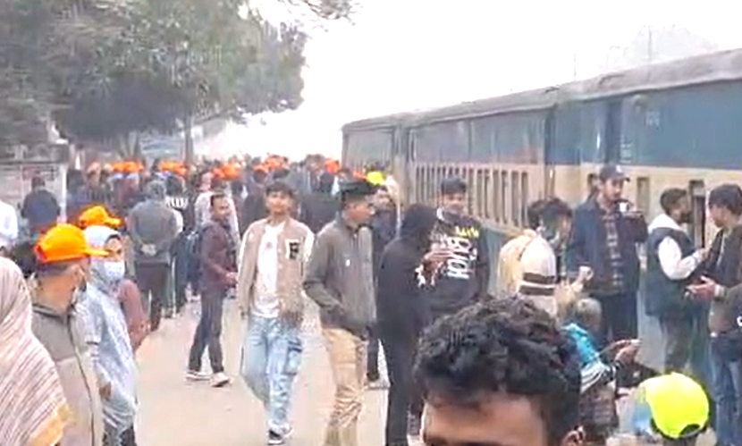 তারেক রহমানকে বরণ করতে নরসিংদী থেকে ঢাকায় ছুটছেন নেতাকর্মীরা