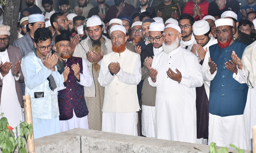 ওসমান হাদির কবর জিয়ারত করলেন জামায়াতের আমির