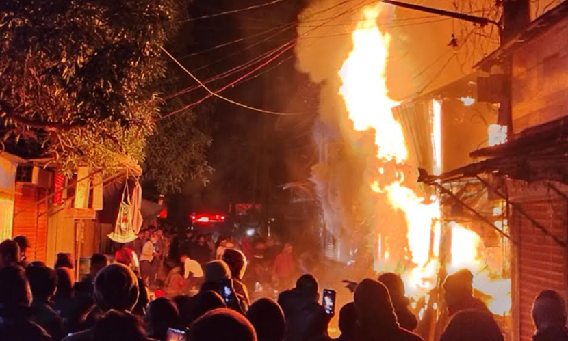 রাজবাড়ীতে গোয়ালন্দ বাজারে আগুন