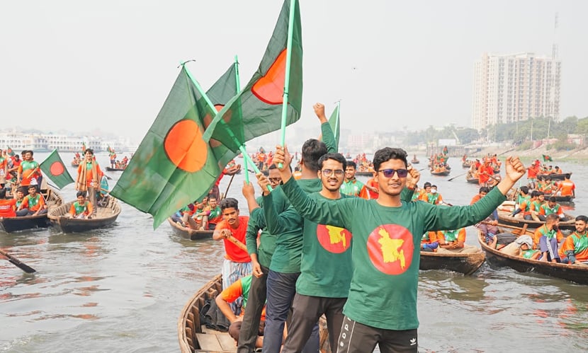 বিজয় দিবসে ১০০ নৌকা নিয়ে জবি শিবিরের নৌ র‍্যালি