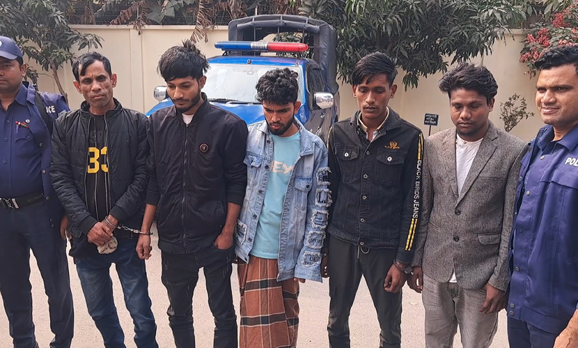 ফরিদপুরে দুটি মোটরসাইকেলসহ চোরচক্রের ৭ জন গ্রেফতার