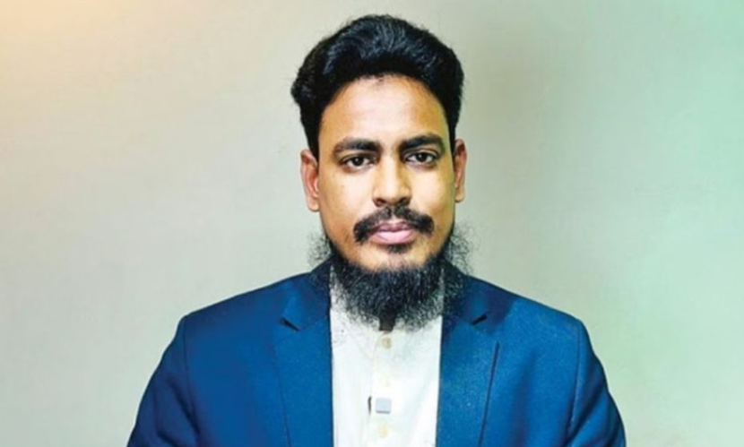 ফ্যাসিবাদী আমলের মামলায় জামিন নিতে আদালতে যাচ্ছেন আখতার