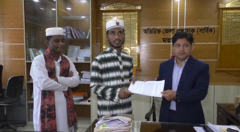 অবৈধ ইটভাটা বন্ধে শিক্ষার্থীদের স্মারকলিপি