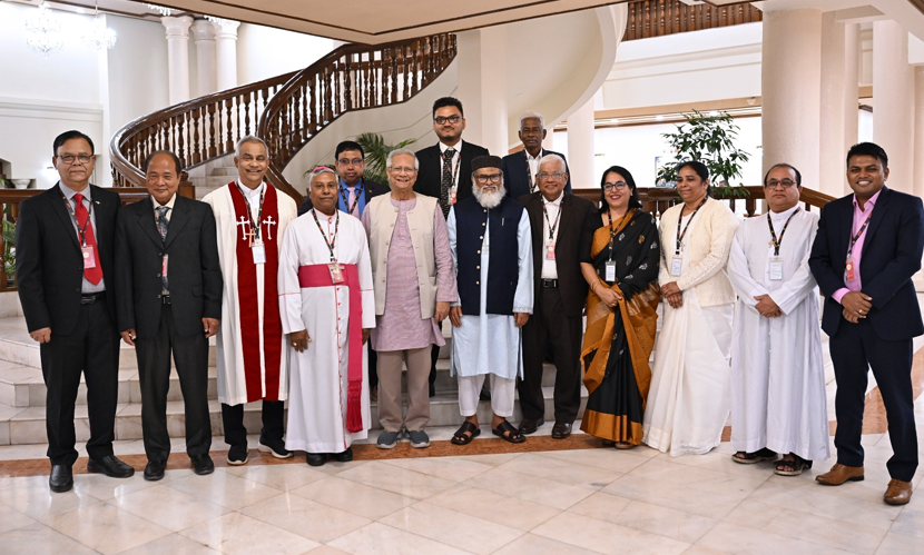 বড়দিন উপলক্ষ্যে খ্রিস্টান সম্প্রদায়ের সঙ্গে প্রধান উপদেষ্টার শুভেচ্ছা বিনিময়