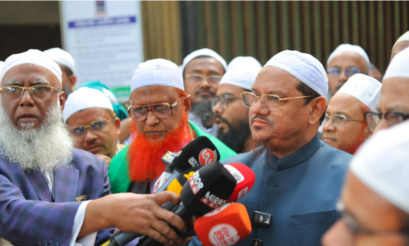 হাদির হত্যাকারীদের অবিলম্বে গ্রেফতার করতে হবে: চরমোনাই পীর