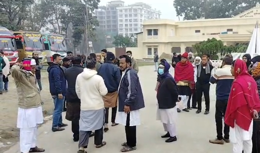 খালেদা জিয়ার জানাজায় অংশ নিতে ঢাকায় কুমিল্লার নেতাকর্মী