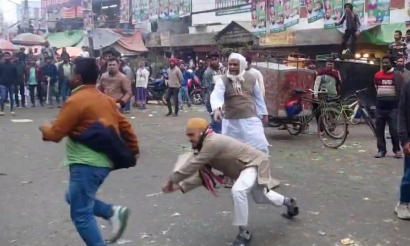কারওয়ান বাজারে চাঁদাবাজির বিরুদ্ধে মানববন্ধনে হামলার অভিযোগ