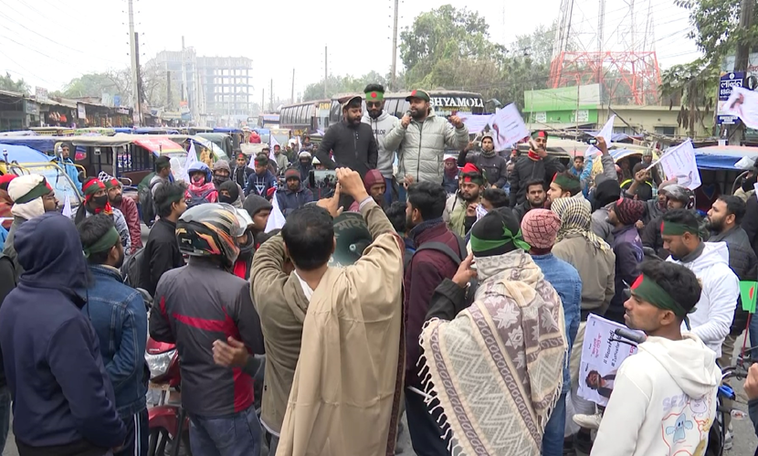 হাদি হত্যার বিচার দাবিতে কুষ্টিয়ায় ফের সড়ক অবরোধ