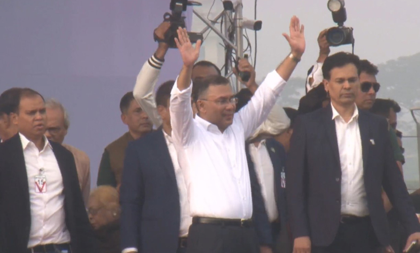 সংবর্ধনা মঞ্চে তারেক রহমান