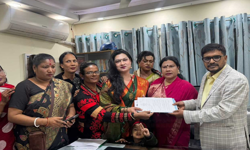 তৃতীয় লিঙ্গের রানী ফের রংপুরের ভোটের মাঠে