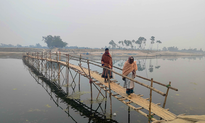 ২০ গ্রামের ২২ হাজার মানুষের একমাত্র ভরসা ঝুঁকিপূর্ণ সাঁকো
