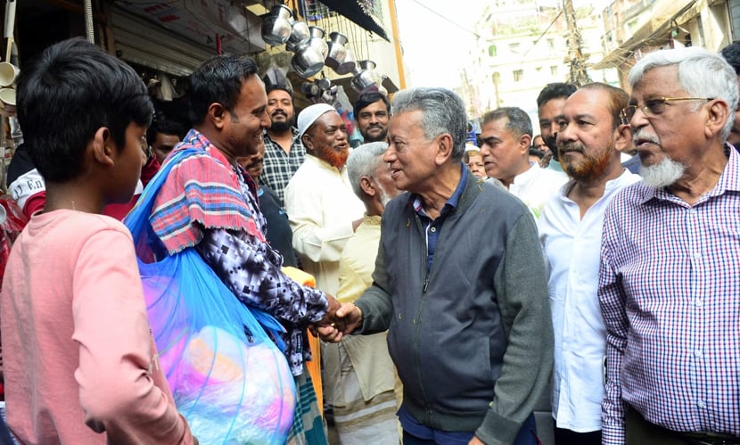 ভোটের মাঠে বিএনপির স্থায়ী কমিটির সদস্য আমীর খসরু মাহমুদ চৌধুরী। ছবি: সারাবাংলা