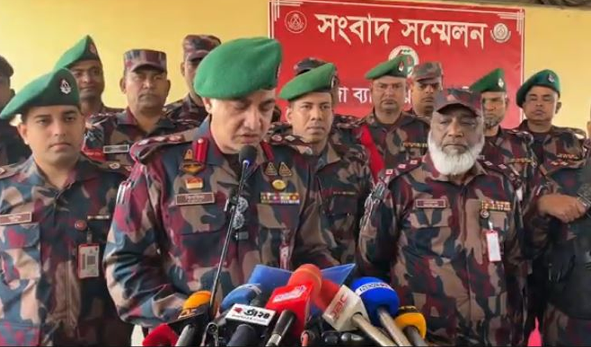 চাঁপাইনবাবগঞ্জ সীমান্তে বিজিবির অভিযানে ২টি বিদেশি অস্ত্র ও গুলি উদ্ধার