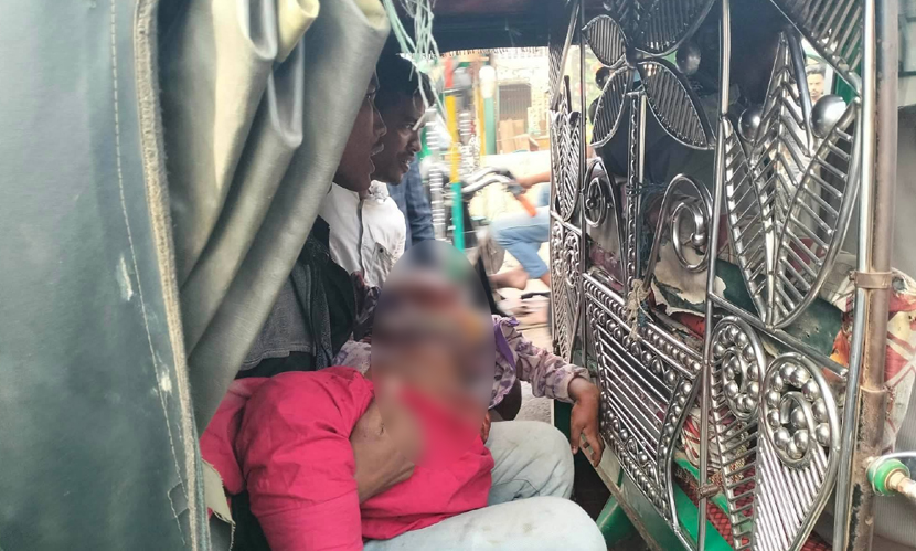 হাসপাতালে নেওয়ার পর জানা গেল টেকনাফে গুলিবিদ্ধ শিশুটি বেঁচে আছে