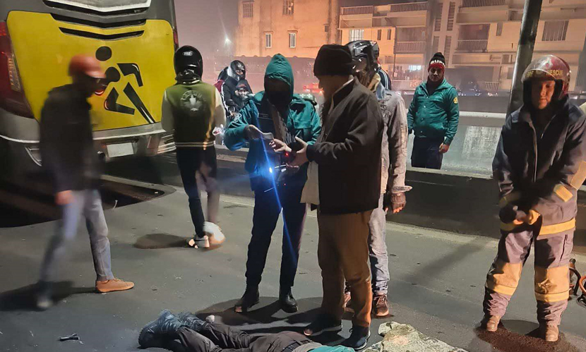 খিলগাঁও ফ্লাইওভারে কাভার্ডভ্যান চাপায় পুলিশ সদস্য নিহত