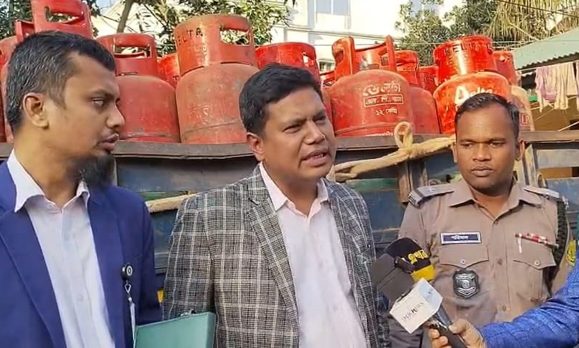 সিলেটে অভিযানে বাসা থেকে ১৩০টি গ্যাস সিলিন্ডার উদ্ধার, জরিমানা