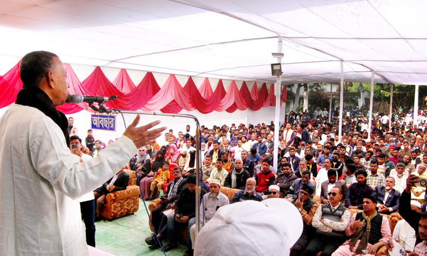 রক্তাক্ত হামলার ৬ মাস পর রাউজানে গেলেন গোলাম আকবর