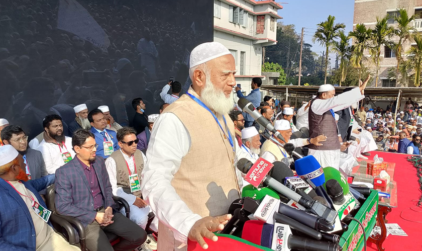 কাউকে জোর করে পোশাক পরানো জামায়াতের কাজ নয়: আমির