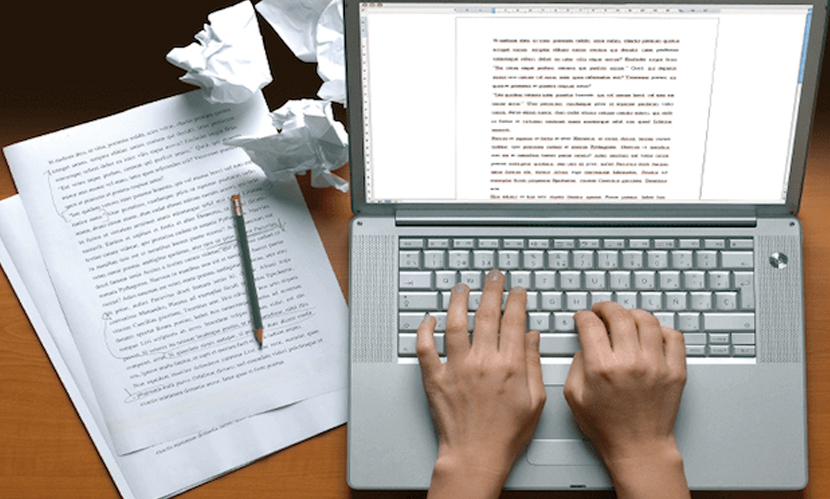 লেখার জাদুতে বছরে আয় ২০ লাখ!