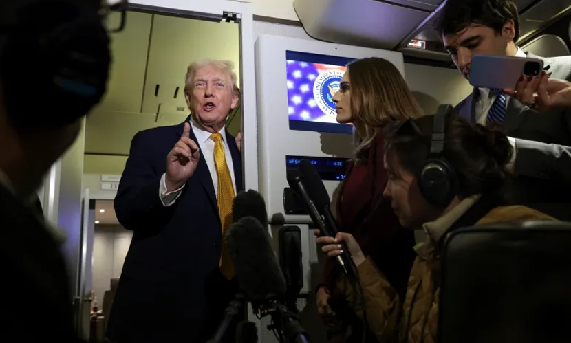 এবার কলম্বিয়ায় সরকার পতনের হুমকি ট্রাম্পের