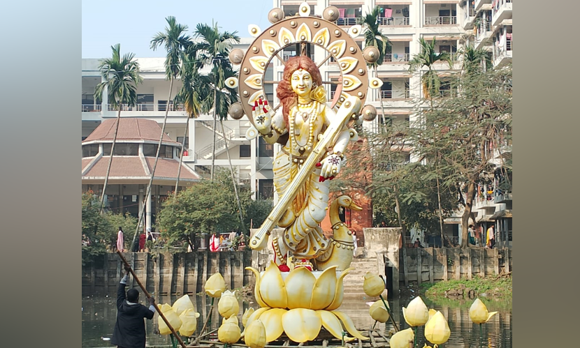 ঢাবির ৭৬ মণ্ডপে বিদ্যা দেবীর আরাধনা শুরু