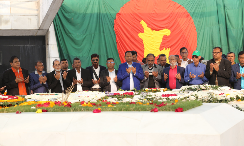 জিয়াউর রহমান ও খালেদা জিয়ার কবরে বগুড়া প্রেসক্লাবের শ্রদ্ধা