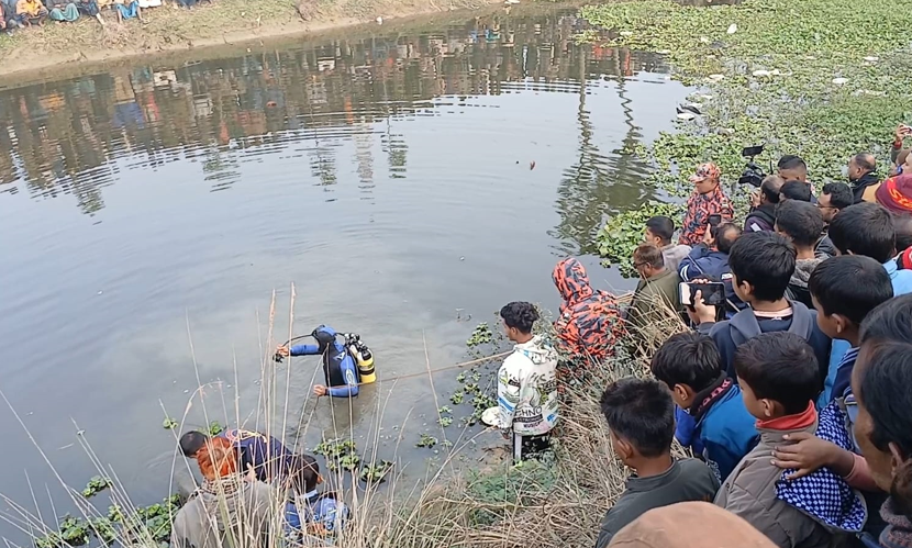 চোর সন্দেহে ধাওয়া, নওগাঁয় পানিতে ডুবে যুবকের মৃত্যু