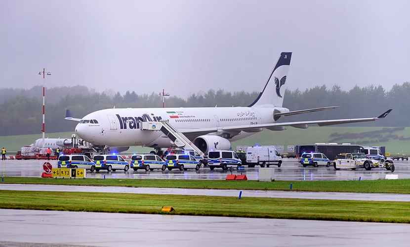 নিজেদের আকাশসীমা খুলে দিল ইরান