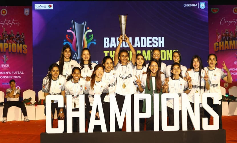 এই ট্রফি আপনাদের—ঐতিহাসিক ফুটসাল শিরোপা জিতে সাবিনা