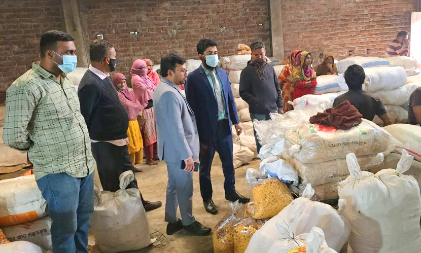 বগুড়ায় অস্বাস্থ্যকর পরিবেশে চানাচুর তৈরি করায় ২ প্রতিষ্ঠানকে জরিমানা