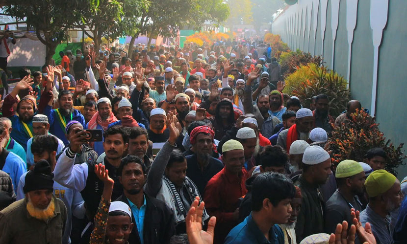 বিশ্ব শান্তি কামনায় আখেরি মোনাজাতে শেষ হলো ৪ দিনব্যাপী উরস