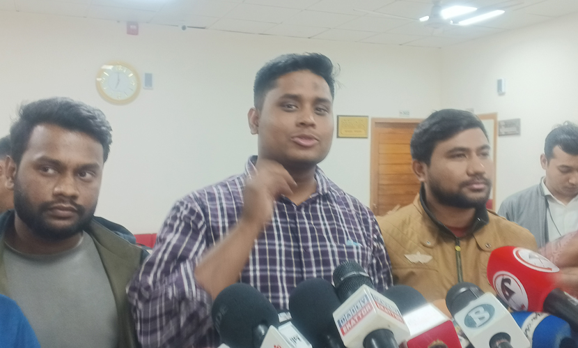 প্রচারণায় হামলা মূলত কেন্দ্র দখলের প্র্যাকটিস ম্যাচ: হাসনাত‎