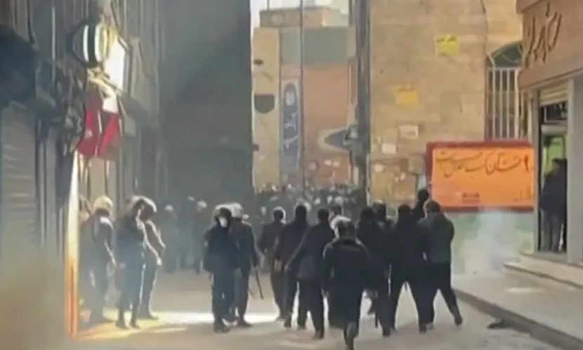 ইরানে দেশজুড়ে ইন্টারনেট সংযোগ বন্ধ