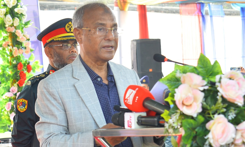 কারাবন্দিদের মানবাধিকার নিশ্চিত করতে হবে: স্বরাষ্ট্র উপদেষ্টা