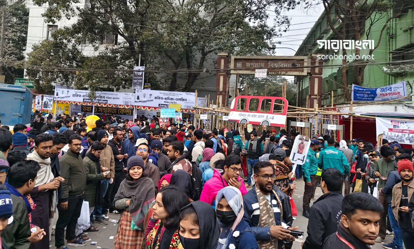 শীত উপেক্ষা করে সকাল থেকে জকসু নির্বাচনে ভোটারদের সরব উপস্থিতি