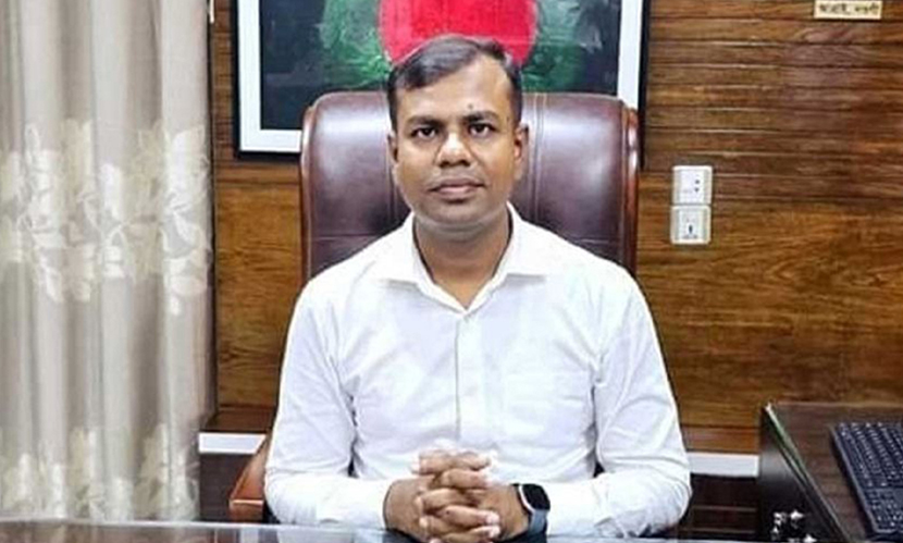 মুক্তিযোদ্ধা চাচাকে বাবা বানিয়ে বিসিএস ক্যাডার, সিনিয়র সহকারী সচিব কারাগারে