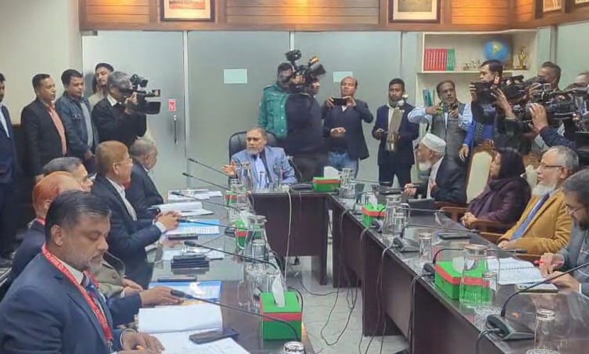 ইসির সঙ্গে বৈঠকে জামায়াতের ৬ সদস্যের প্রতিনিধি দল