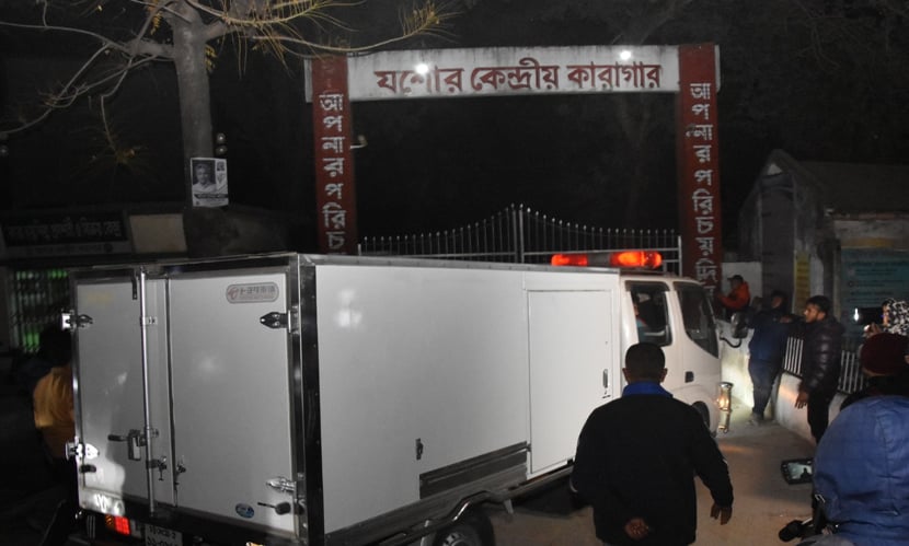 সাদ্দামের প্যারোলে মুক্তি না পাওয়ার বিষয়ে যশোর জেলা প্রশাসকের ব্যাখ্যা