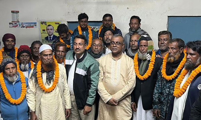 জাতীয় পার্টির শতাধিক নেতাকর্মী যোগ দিলেন বিএনপিতে