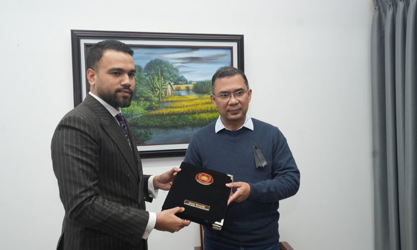 খালেদা জিয়ার মৃত্যুতে প্রধান উপদেষ্টার শোকবার্তা হস্তান্তর