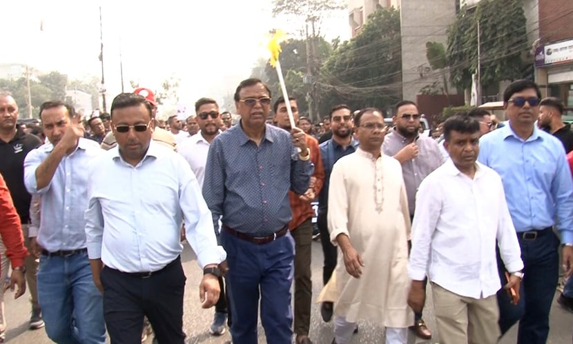 ঢাকা-১৭ আসনে গণসংযোগ করছেন নির্বাচন পরিচালনা কমিটির প্রধান সমন্বয়ক আবদুস সালাম। ছবি: সারাবাংলা