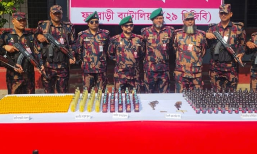 দিনাজপুর সীমান্তে বিজিবির বিশেষ অভিযান, অস্ত্রসহ গুলি-মাদক জব্দ
