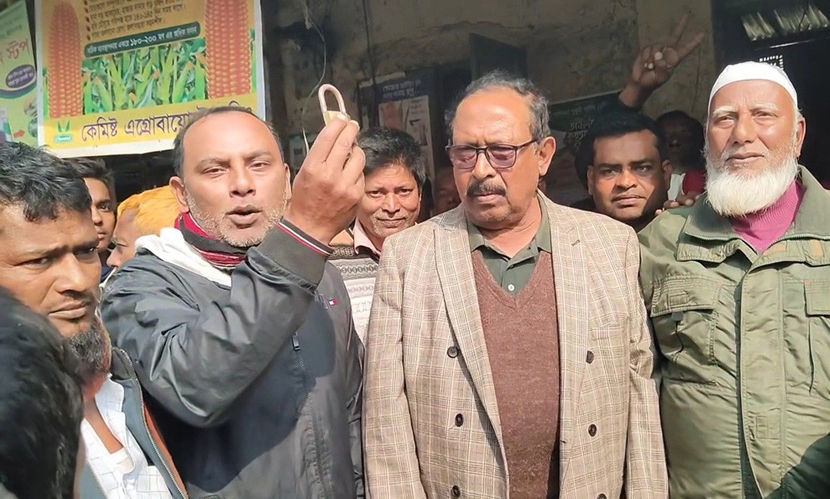 পঞ্চগড়ে কার্যক্রম নিষিদ্ধ আ.লীগের অফিস খুলে দিলেন বিএনপি নেতা